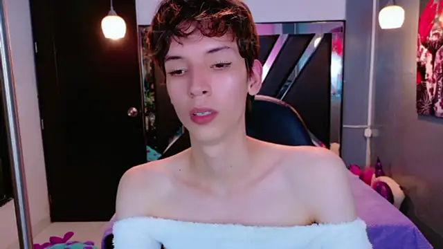 Stefany_PiInk élő XXX-chatje