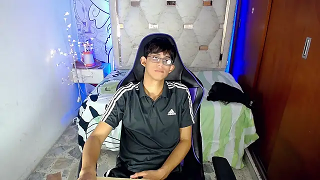 zxvn_n Live XXX-Chat