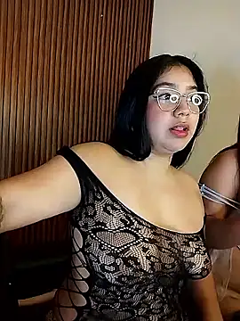 Chat +18 de Amber_Herrera ao vivo