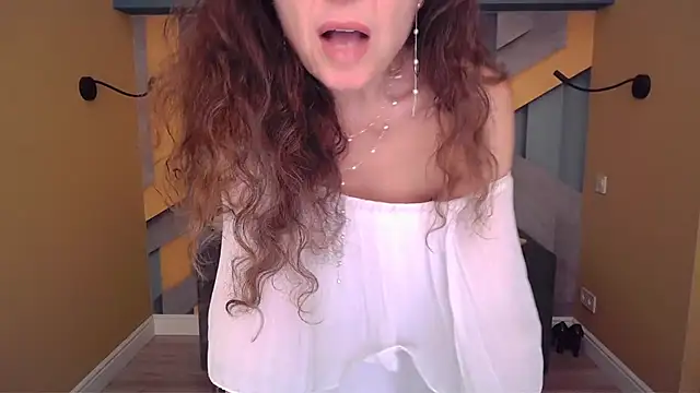Chatroom XXX en direct de EllaLong