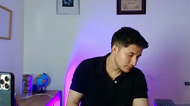 Alexander_Connor: απευθείας συνομιλία ΧΧΧ