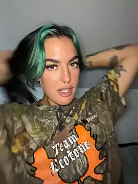 savana_xo Adlı Modelin Canlı XXX Sohbeti