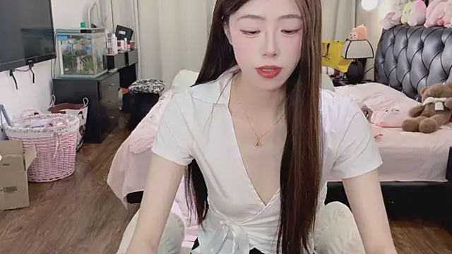 Evacute-top's Live XXX Chat