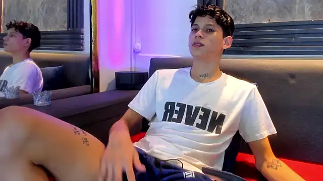 Chatroom XXX en direct de Brianhot0F