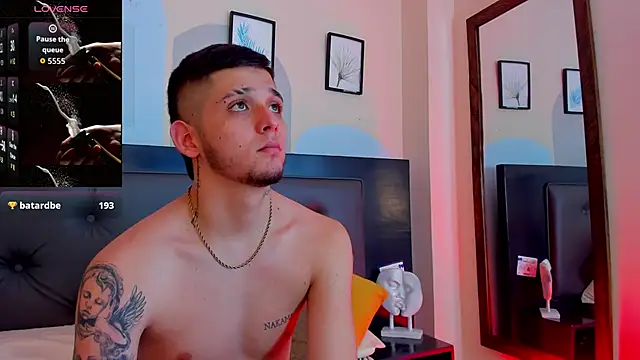 Boy_Mathew Adlı Modelin Canlı XXX Sohbeti