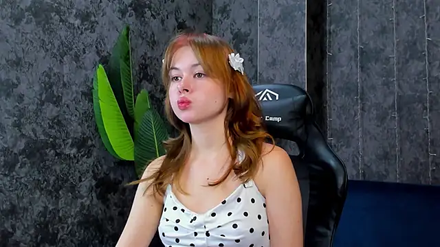 Monica_AlvarezのライブXXXチャット