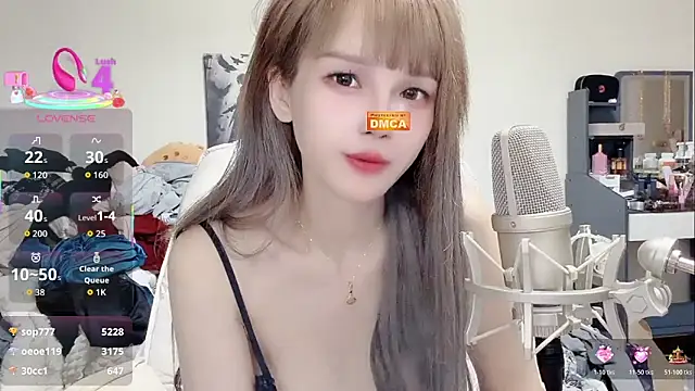 twlilybae 现场XXX聊天