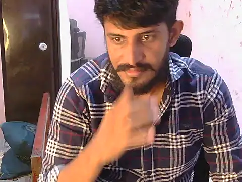Chat +18 de HotXKrish ao vivo