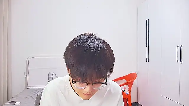 KK-cuteboy Adlı Modelin Canlı XXX Sohbeti