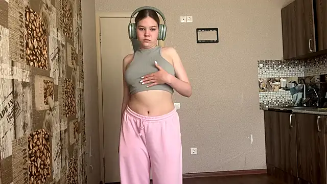 HellyRay Adlı Modelin Canlı XXX Sohbeti