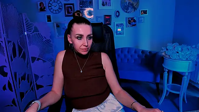 MonicaRiley's Live XXX Chat