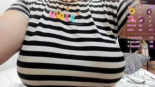 katherinn_gomezz élő XXX-chatje