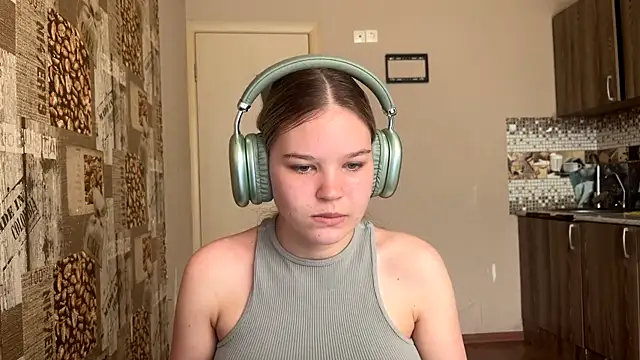 צ'אט XXX בשידור חי של HellyRay