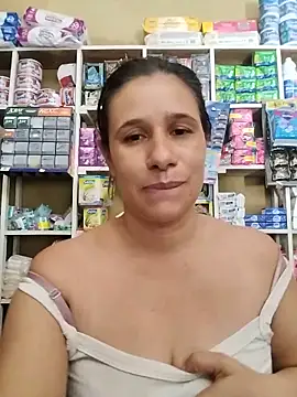 MIA-LARIOS Adlı Modelin Canlı XXX Sohbeti