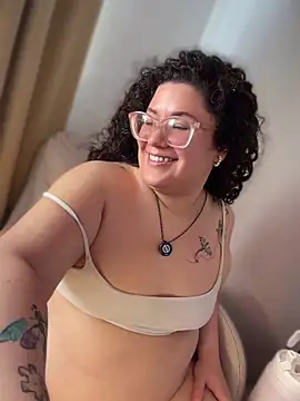Chat XXX en directo de CurlyMilf_Vannexxxa