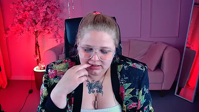 Chat +18 de SladaDell ao vivo
