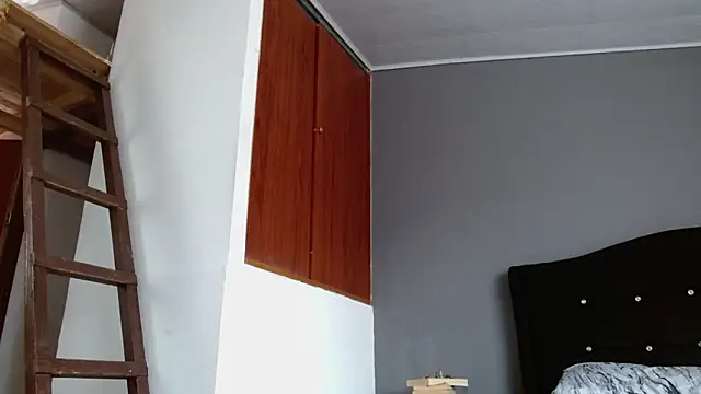 Chatroom XXX en direct de Emilia_1995