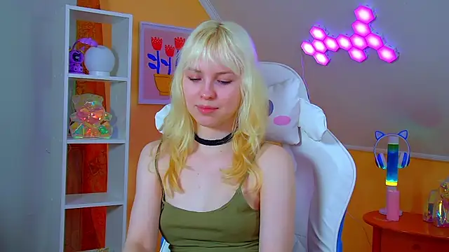 HannahHollis' Live XXX Chat
