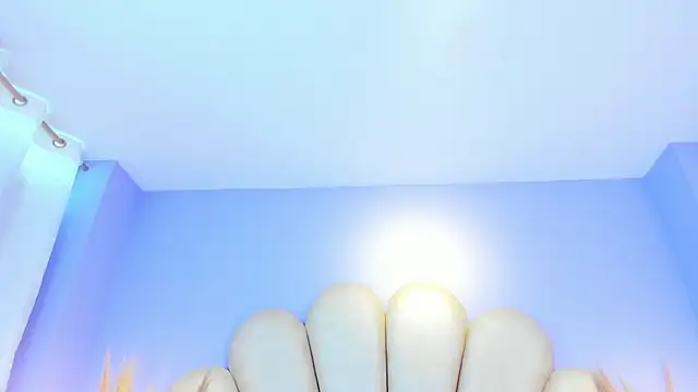SiennaMoore XXX чат на живо