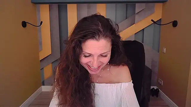 EllaLong's Live XXX Chat