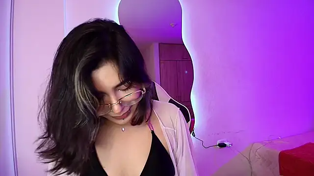Alejaa_storm Adlı Modelin Canlı XXX Sohbeti