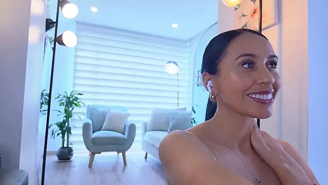 Онлайн чат XXX Miarouss3