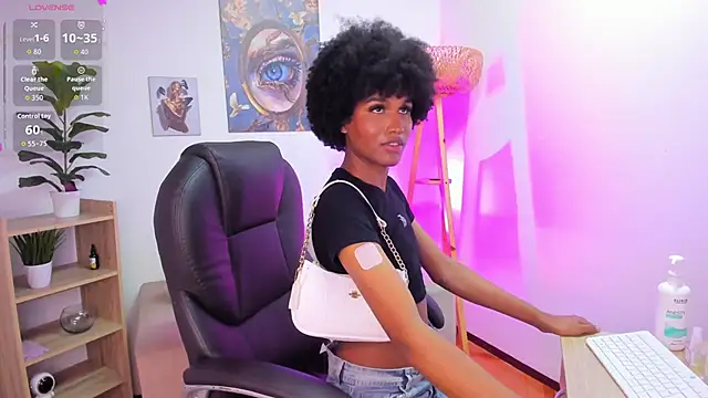 NaomiSaenz_ Chat XXX in diretta