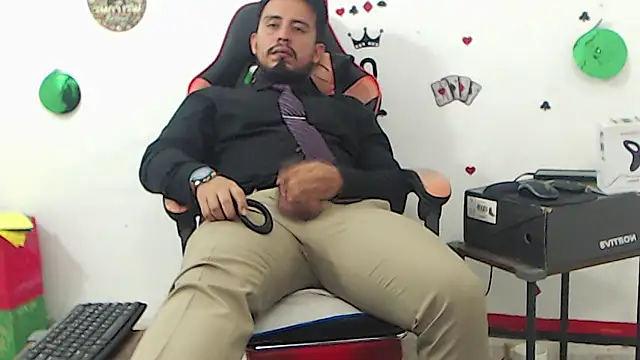 Chat XXX en directo de KalethBigDick