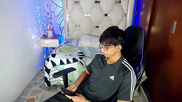 zxvn_n live XXX chat