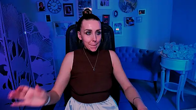 MonicaRiley Chat XXX in diretta