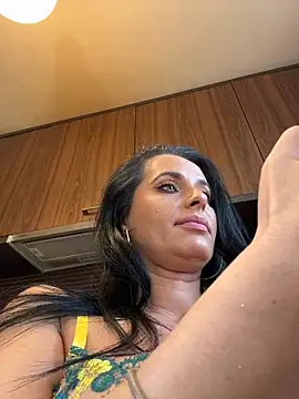 Hotmomcheckk_ Chat XXX in diretta