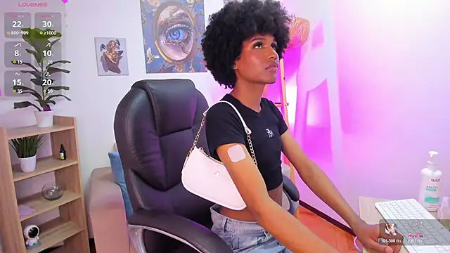 NaomiSaenz_'s Live XXX Chat