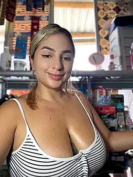 sammyqueenx21 Adlı Modelin Canlı XXX Sohbeti
