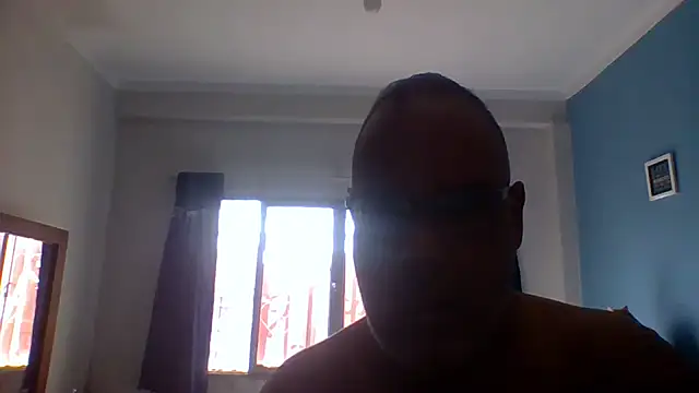 PhillDrake11 élő XXX-chatje