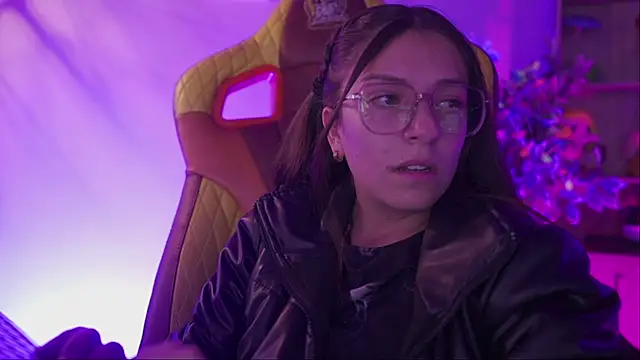 milly_kenner XXX чат на живо