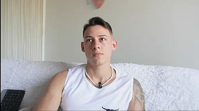 دردشة Muscle_King_Cum الجنسية المباشرة