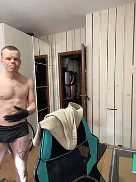 Maksiii-all's Live XXX Chat