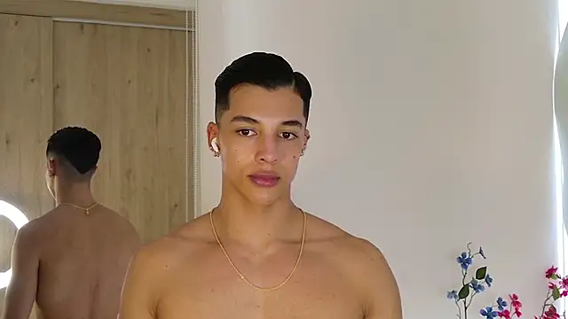 Troye_Williams: онлайн-с екс-чат