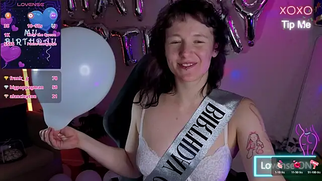 Ricki_Bloom Chat XXX in diretta