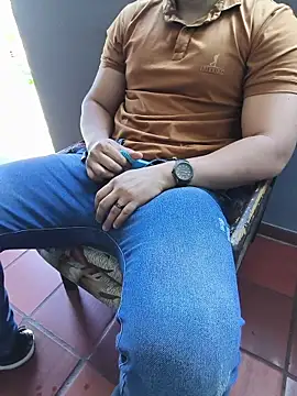 jacson_w8 Adlı Modelin Canlı XXX Sohbeti