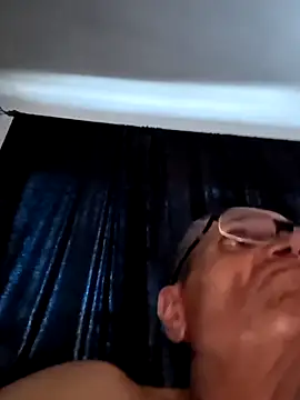 Chat XXX en directo de bobby69cock