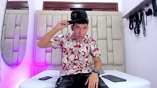 Онлайн чат XXX STEVEN_OS