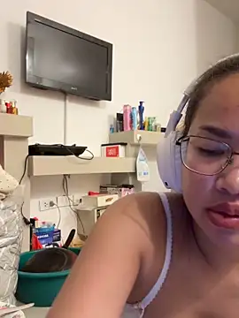 Ponthip live XXX chat