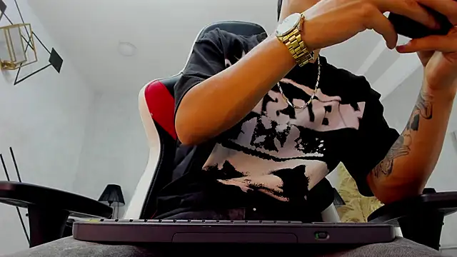 Chat XXX ao vivo de DylanRoyce_