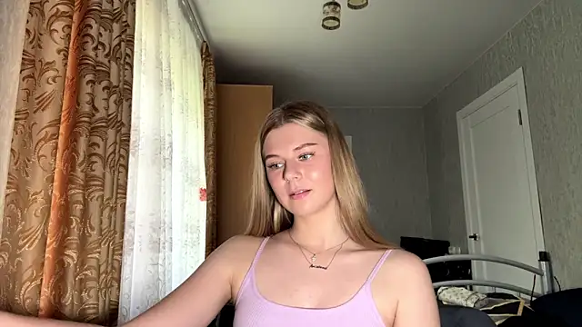 HoneysPieen Live XXX chat