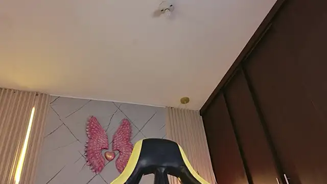 Lilith_Ink99 élő XXX-chatje