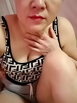 Romilk-12 Live XXX-chat
