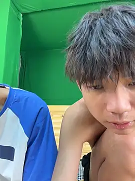 DD-101's Live XXX Chat