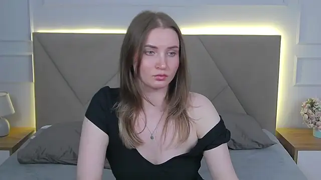 ArianaMilss: онлайн-секс-чат