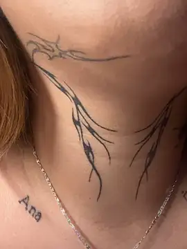 צ'אט XXX בשידור חי של CarolQueen1_